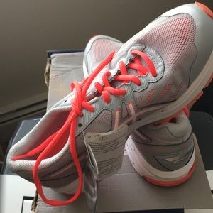 Asics Women’s gel GT-10005 size 10